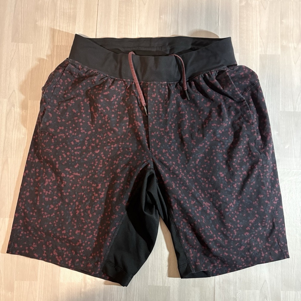 Lululemon Pace Breaker Lined Short 9" Black Purple Men's Size M